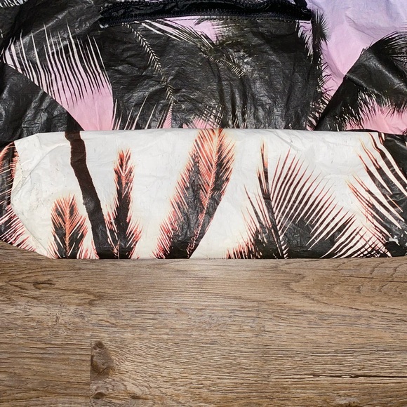 Aloha Collection Tote. Please review photos & description. - Picture 8 of 13